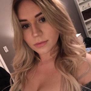 Meet your Posher, Chloe